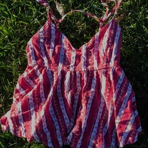 Flowy flounce tank top with backless opening